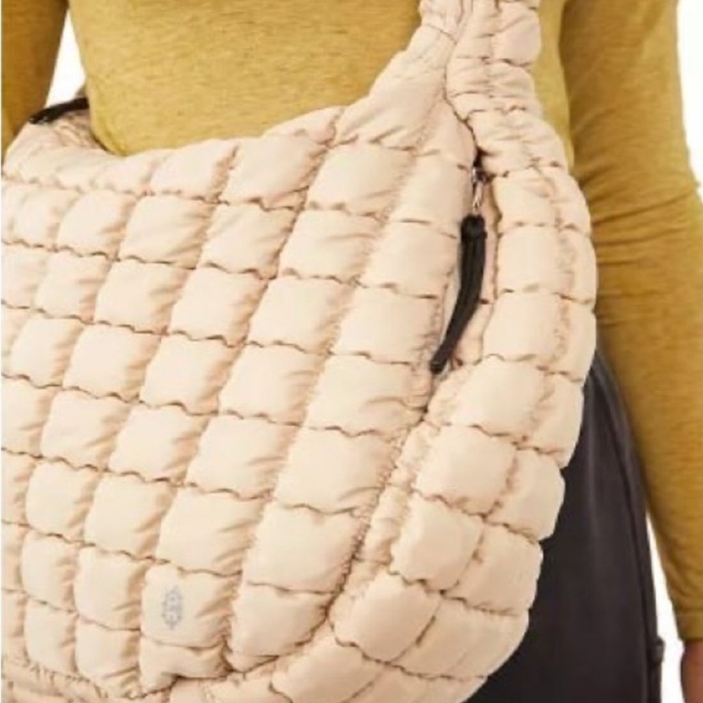 FP MOVEMENT CARRYALL QUILTED CREAM BAG GUC - Picture 5 of 5